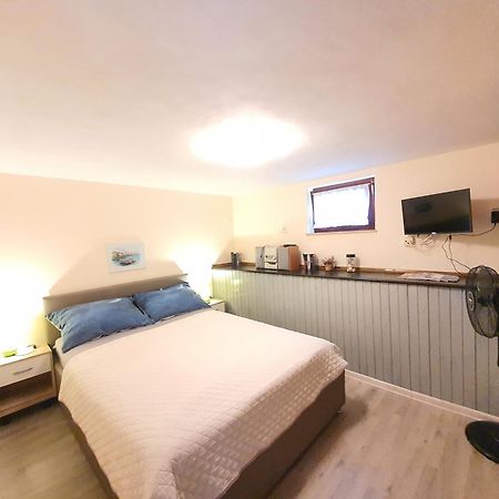 Apartments With A Parking Space Opric, Opatija - 7728 로브란 외부 사진