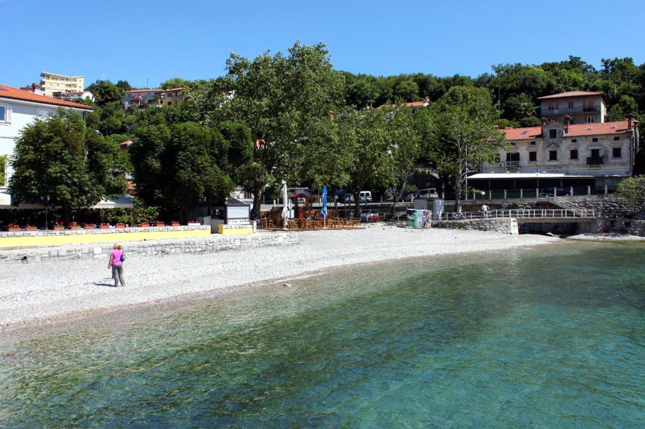 Apartments With A Parking Space Opric, Opatija - 7728 로브란 외부 사진