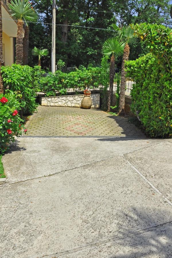 Apartments With A Parking Space Opric, Opatija - 7728 로브란 외부 사진
