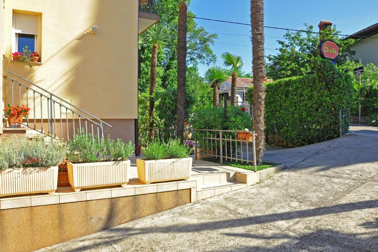 Apartments With A Parking Space Opric, Opatija - 7728 로브란 외부 사진