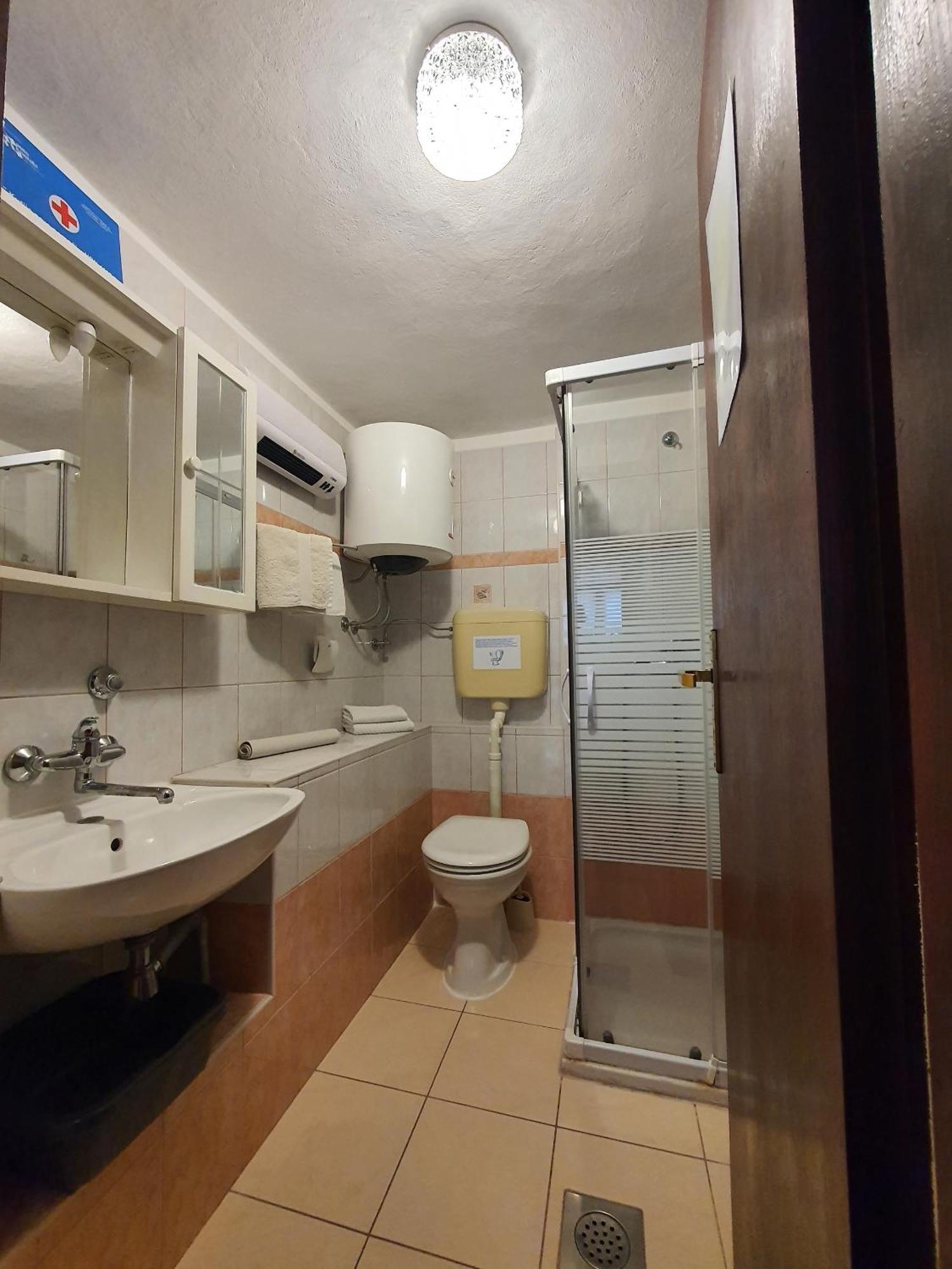 Apartments With A Parking Space Opric, Opatija - 7728 로브란 외부 사진